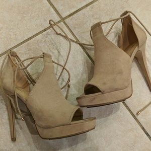 Nude Aldo heels
